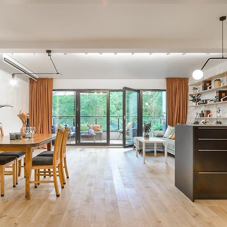 Lumina Apartment With Balcony Overlooking The Park 우치 외부 사진